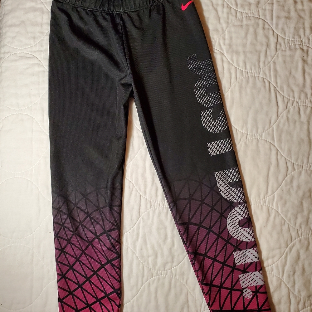 NWOT Girls Nike Leggings